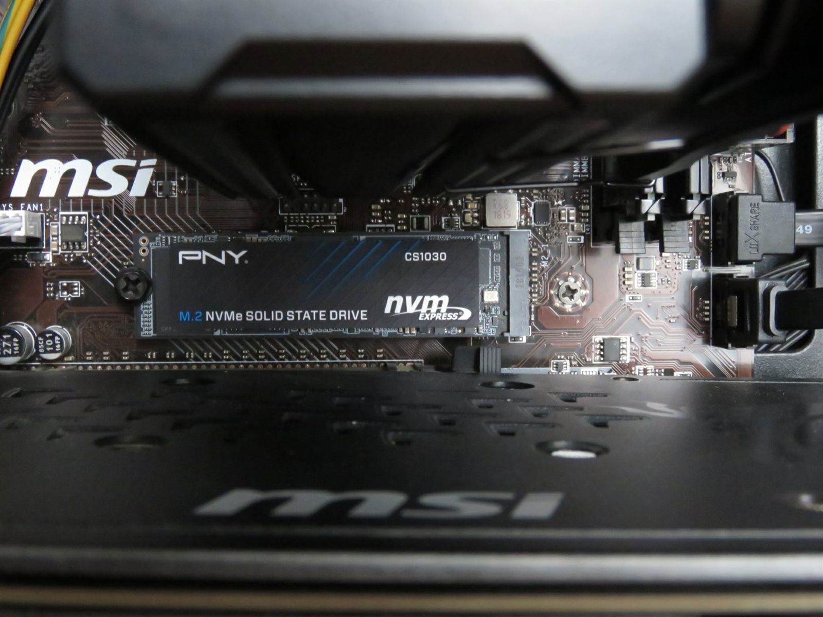 PC Gamer Ryzen 5 2600 GTX 1070 8 Go 16 Go DDR4 M2 250 Go + 250 Go W11 03